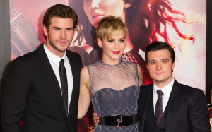 Josh Hutcherson (far right, 5’6″) with his Hunger Games co-stars ...