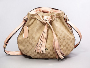 Labels: pink gucci handbags