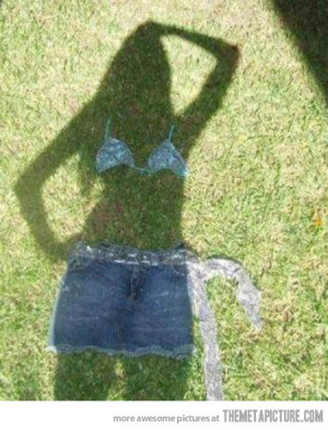 Funny photos funny girl shadow illusion