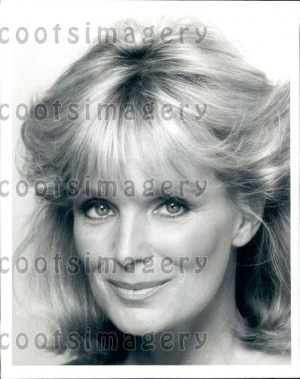 Linda Evans Born November