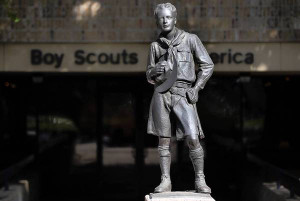 boy_scout_building_and_statue.jpg