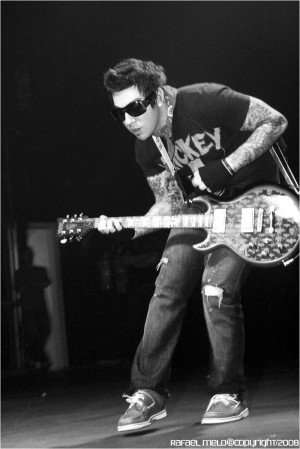 Avenged-Sevenfold-avenged-sevenfold-11639107-700-1049.jpg