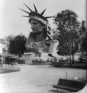 ... des célèbres monuments • construction Statue de la Liberte 1