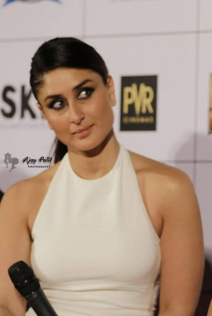Kareena Kapoor Khan in White Sexy Aiisha Ramadan Trousseau for ...