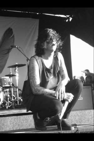 Kellin Quinn singing Roger Rabbit at Arizona’s warped tour \m/