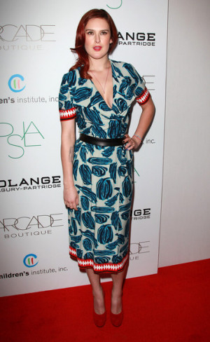 Rumer Willis looked classy with her vibrant red, turquoise and white ...