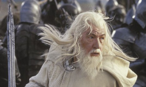 Sir Ian McKellen as Gandalf in Lord of the Rings: the Return of the ...