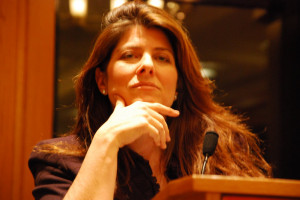 ... what international critics have pointed out. The case of Naomi Wolf