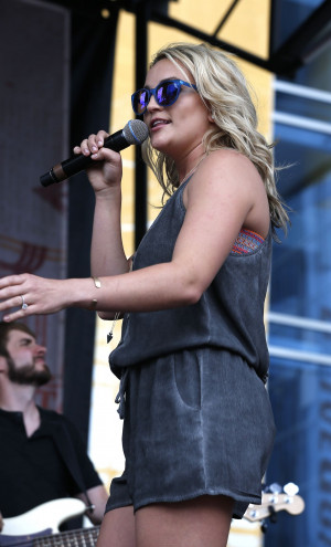 Jamie Lynn Spears Performs on The Bud Light Plaza Stage 2015 CMA