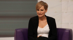 Jennifer Lawrence forgot her underwear at the Vanity Fair Oscar party ...
