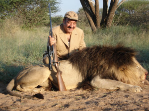 Voyager Expeditions - South Africa Lion and Lioness Hunting