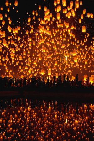 pretty lights night lanterns water reflection candle floating lanterns