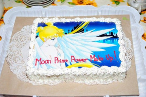 want a sailor moon birthday cake soooo bad!!!