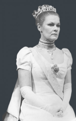 fuckyeahdench:Judi Dench as Regan in King Lear