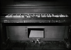 Jerry Lee Lewis’ piano in his home - Mississippi© Jim ...