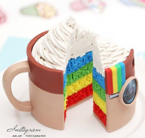 un pastel Rainbow Cake, ¡impresionante! #instagram #fondant #pastel ...
