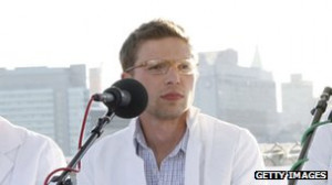 New Yorker's Jonah Lehrer quits over fake Dylan quotes