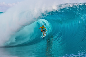 Gabriel Medina defeated Kelly Slater to win the Billabong Pro Tahiti ...