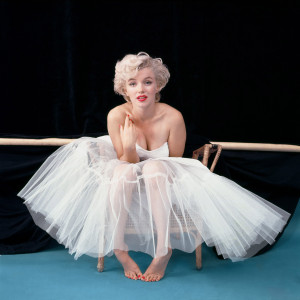 Marilyn Monroe photographed by Milton Greene during their ballerina ...