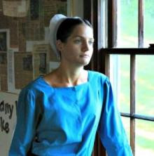 Breaking Amish Kate Stoltzfus Photos Taken For Mgmt Models Pelauts