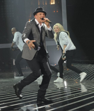 MV5BMjA2OTgyODg3NF5BMl5BanBnXkFtZTcwNzAwNzgxNw@@._V1_SY653_SX551_AL ...