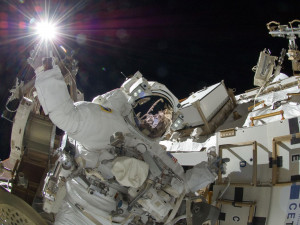 space-station-spacewalk-sun-sunita-williams-expedition32.jpg ...