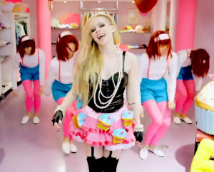 Avril Lavigne Slammed For New Song 