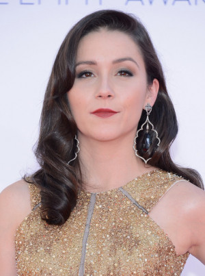 Shannon Woodward Arrives...