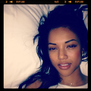 Coïncidence : Karrueche est à Paris... Comme Chris Brown !