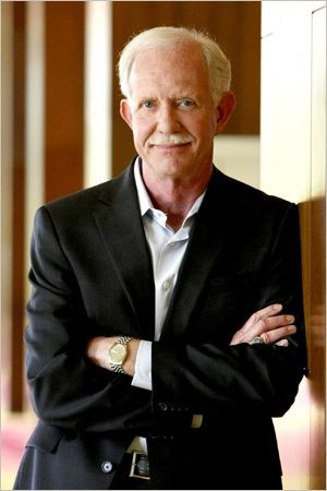 Sully Sullenberger. A pilot who performed an absolute miracle by ...