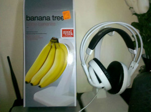 Funny photos funny banana holder headphones