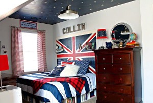 Union Jack & Star Wars teen boy bedroom with sky ceiling