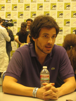 Santiago Cabrera