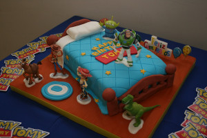 Pastel Decorado Fondant Con Tema Chavo Del Ocho Esposa picture