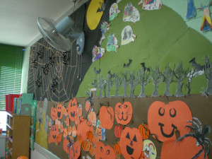 ... bulletin board, perfect for creating a panoramic Halloween scene