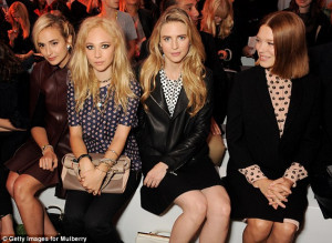 Style set: Tallulah Harlech, Elisabeth von Thurn und Taxis, Juno ...