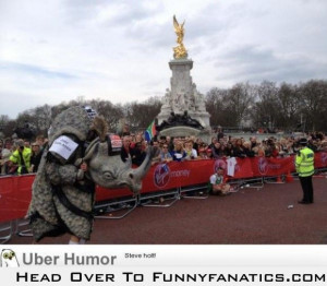 This guy ran the London Marathon in a 25lb rhino suit and raised $5500 ...