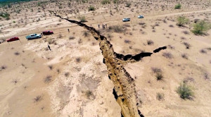 giant crack which parted remote farmland in Mexico has left ...