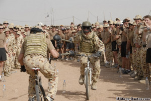 funny-army-pictures-bike-jousting1