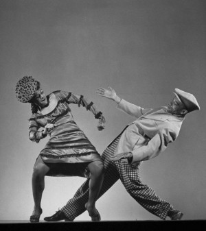 Doing The Bump | 1943 African American dancer Katherine Dunham dancing ...