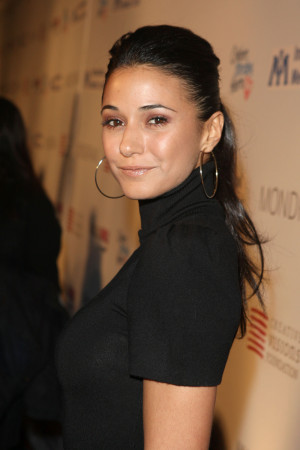 ... face com celebrities emmanuelle chriqui emmanuelle chriqui 32153p html