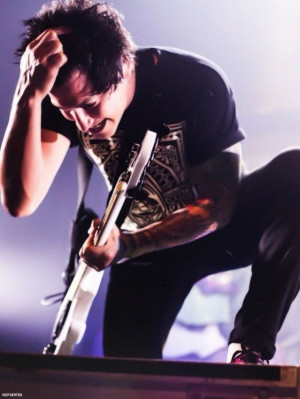 Pierce The Veil Vic Fuentes