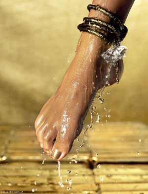 Nude or polished nails?