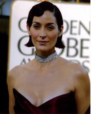 Carrie Anne Moss 8x10 glossy photo F6335