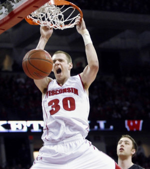 Badgers Basketball Off to 2-0 Start