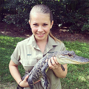 Steve Irwin’s Daughter Is Now Grown Up And Keeping Dad’s Legacy ...