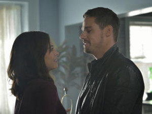 Beauty and the Beast Season 3 Episode 2: 