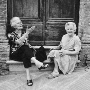 Wondering if you (or a friend) are having a boy or a girl? Here are 12 ...