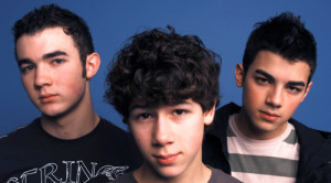 joe-jonas-jonas-brothers-kevin-jonas-nick-jonas-old-school-Favim.com ...