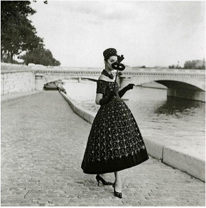 Dior, 1950s. Lovely! Wish I knew the colour